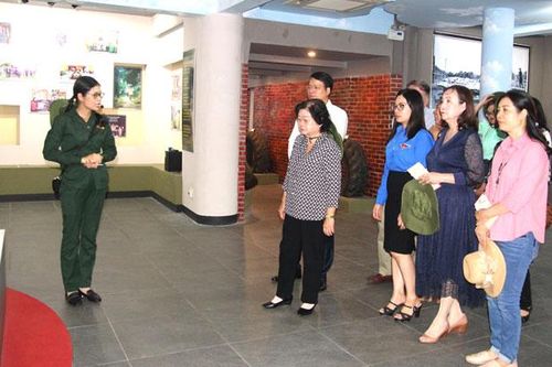 Quan tâm hơn nữa công tác dân tộc, bình đẳng giới
