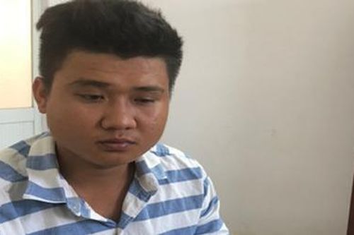 Án mạng từ cái nhìn đểu trong nhà vệ sinh