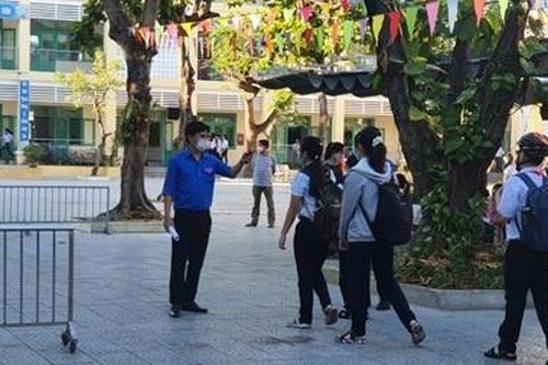 Nhiều tỉnh thành cho học sinh nghỉ học tránh bão số 5