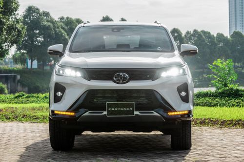 Toyota Fortuner 2021 ra mắt tại Việt Nam, giá từ 995 triệu đồng