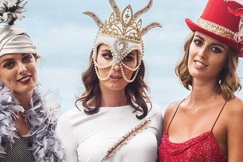 Chân dung 3 tiểu thư mê tiệc tùng của giới quý tộc Anh