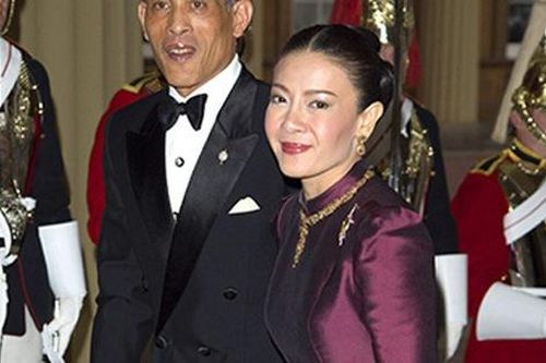 Người vợ xuất thân thường dân, từng làm phục vụ bàn của Vua Thái Lan nhận kết cục cay đắng ra sao?