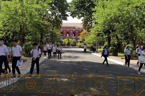 Thừa Thiên - Huế: Cho học sinh nghỉ học để ứng phó với bão số 5