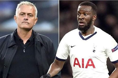 HLV Mourinho bỗng thay đổi thái độ với 'bom xịt' của Tottenham
