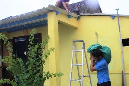 Dân Quảng Nam chằng chống nhà cửa phòng chống bão số 5