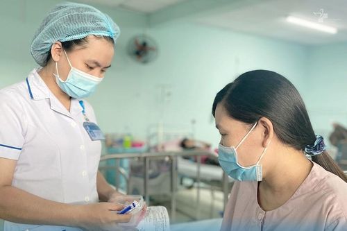 Người phụ nữ mắc bệnh hiếm sau khi sinh con
