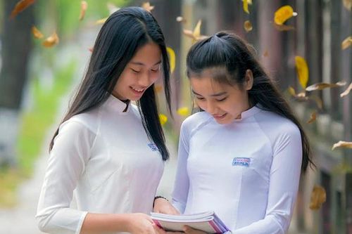 Ngược dòng về với Huế xưa