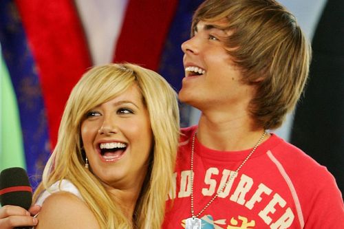 Ashley Tisdale mang thai con đầu lòng