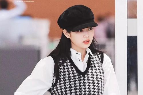 Jennie trở thành biểu tượng thời trang tại sân bay