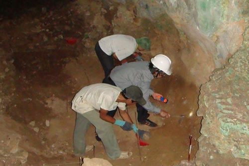 Phát huy giá trị di tích hang Con Moong và các di tích phụ cận