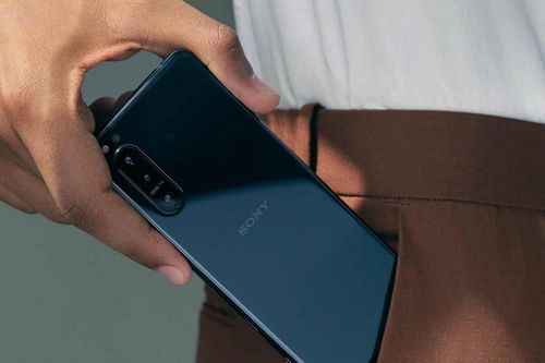 Sony Xperia 5 II: Thiết kế nhỏ gọn, chú trọng nhiều vào cụm camera