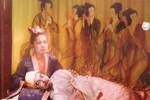 Người đẹp nổi tiếng nào khiến cơ đồ nhà Trịnh sụp đổ?