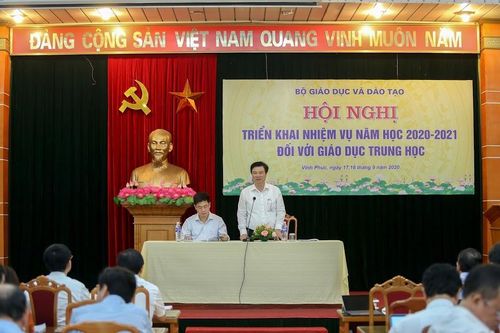 Thứ trưởng Bộ GD&ĐT lưu ý 7 nhiệm vụ giáo dục trung học năm học 2020-2021