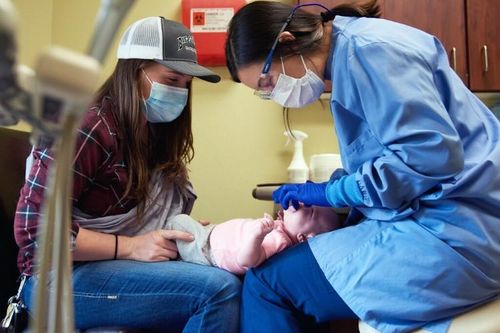Mỹ: Chương trình chăm sóc răng miệng cho trẻ bị gián đoạn