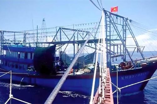'Truyền miệng' giữa Biển Đông