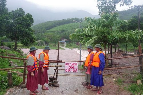 13 bản thuộc địa bàn biên giới tỉnh Quảng Bình bị chia cắt tạm thời