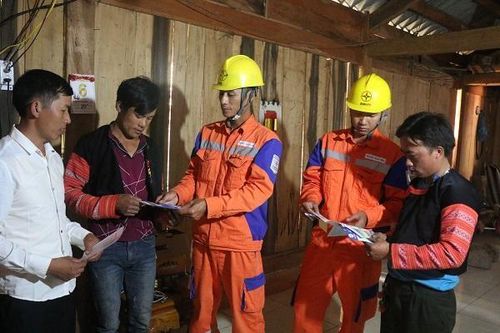Quyết tâm xóa 'vùng trắng' điện lưới quốc gia ở Sơn La
