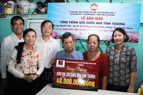 Sửa chữa, xây dựng nhà tình nghĩa, nhà tình thương cho người nghèo