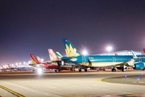 Vietnam Airlines, Vietjet hủy hơn 50 chuyến bay do ảnh hưởng của bão Noul