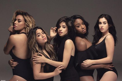 Từng bị đồng đội cũ cà khịa trên sân khấu VMAs, Camila Cabello vẫn làm điều này để ủng hộ các cô gái Fifth Harmony