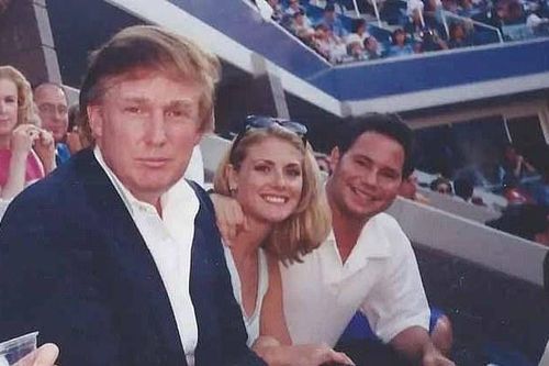 Cựu người mẫu tố bị ông Trump 'sờ soạng khắp người' khi đi xem quần vợt