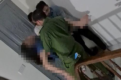Phát hiện cô gái trong phòng trọ với vết cắt trên cổ tay lúc giữa đêm