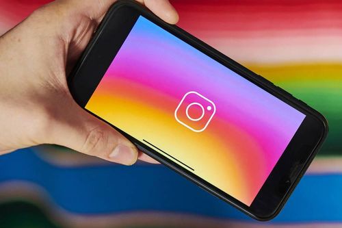 Facebook bị kiện vì tự tiện sử dụng camera iPhone nhòm ngó người dùng Instagram