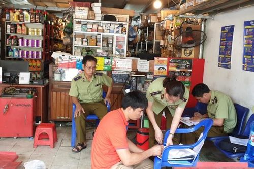 Hà Giang: Phát hiện phụ tùng giả nhãn hiệu Honda trong cửa hàng sửa chữa xe máy