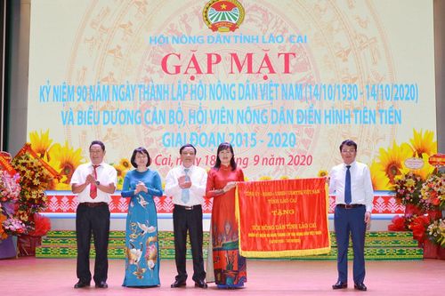 Gặp mặt kỷ niệm 90 năm ngày thành lập Hội Nông dân Việt Nam