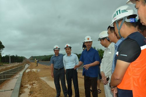 Cao tốc Cam Lộ - La Sơn phải là công trình điểm về chất lượng kiểu mẫu