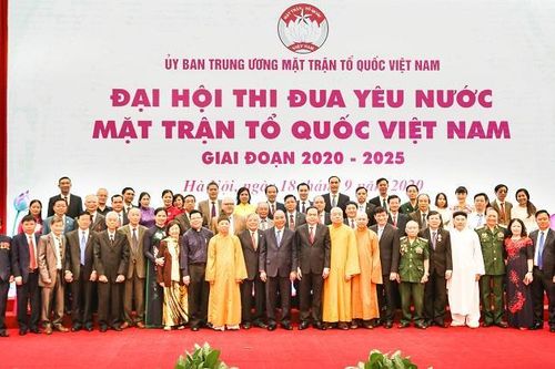 Chủ tịch HĐQT TNG Holdings Vietnam nhận bằng khen Ủy ban TW MTTQ Việt Nam