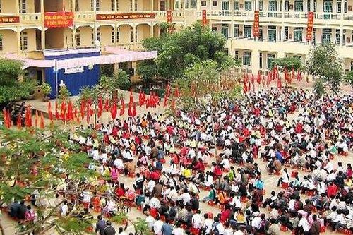 Hà Giang: 2 nhóm học sinh THPT đánh nhau, 1 em bị đâm thấu ngực