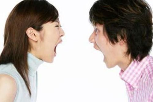 Sau hai năm kết hôn, từ một người yêu đời vui vẻ tôi rơi vào trầm cảm, tóc bạc không đếm nổi chỉ vì vợ chồng khắc khẩu
