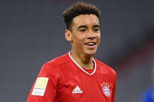 Tài năng 17 tuổi phá kỷ lục ghi bàn ở Bayern