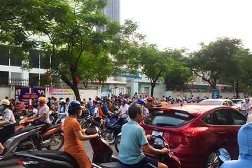Giảm ùn tắc trước cổng trường học