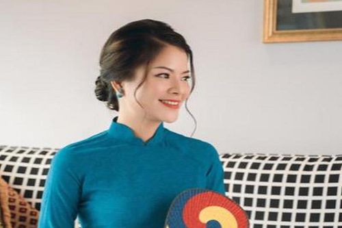 Cô gái dạy tiếng Anh miễn phí cho người Việt tại Singapore
