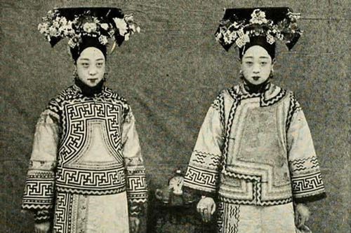 Ngỡ ngàng nhan sắc thật của Phúc tấn, Cách cách nhà Thanh