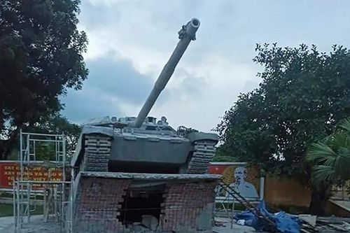 Nga bối rối trước xe tăng T-90 bằng bê tông của Việt Nam