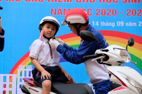 Bảo đảm an toàn giao thông cho học sinh là nhiệm vụ quan trọng