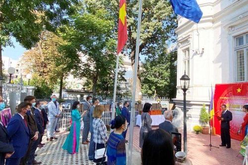 Ấn tượng triển lãm ảnh về đất nước, con người Việt Nam tại Romania