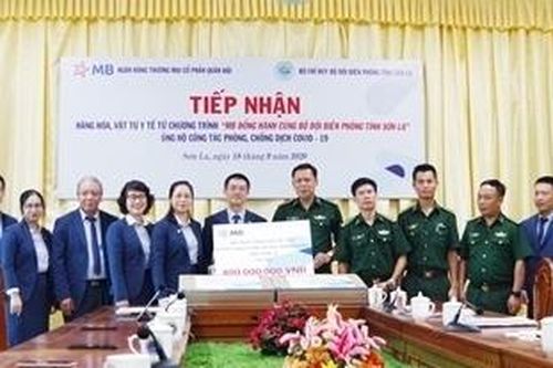 BĐBP Sơn La tiếp nhận hàng hóa, vật tư y tế phòng, chống dịch Covid-19