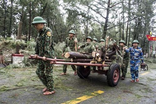 Ghi trong vùng tâm bão