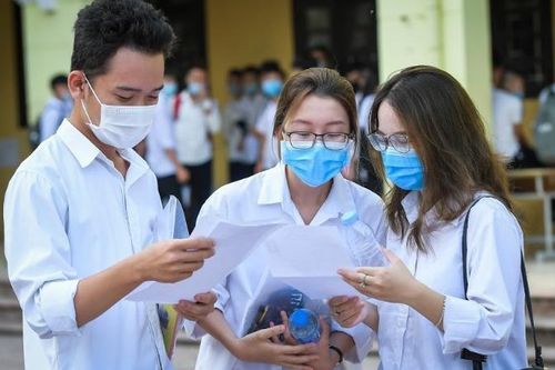 Thấy gì khi điểm sàn Y, Dược, Sư phạm tăng cao hơn năm 2019?