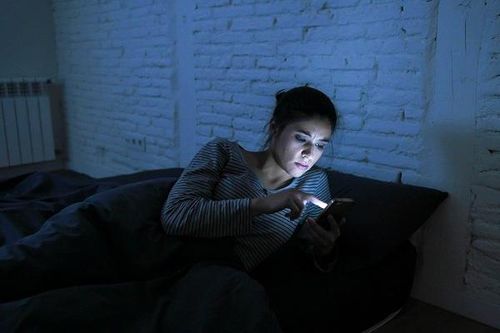 Vì sao lại tỉnh giấc giữa đêm, khắc phục thế nào?