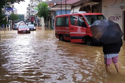 Bão Ianos đổ bộ vào Hy Lạp làm 2 người chết, 2 người mất tích
