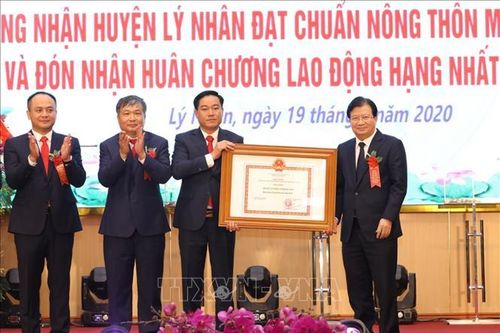 Phó Thủ tướng Trịnh Đình Dũng dự Lễ công bố huyện Lý Nhân đạt chuẩn nông thôn mới