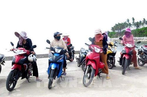Tổ xe ôm 'đặc biệt' ở Lý Sơn