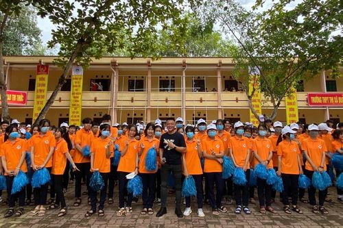 BTV Quang Minh hào hứng 'check-in' điểm cầu Quảng Trị, sẵn sàng cho trận chung kết Đường lên đỉnh Olympia năm thứ 20