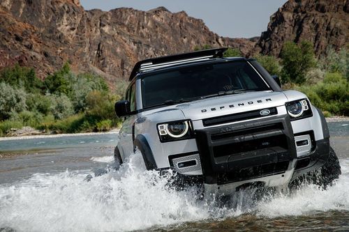'Huyền thoại' Defender ra mắt tại Việt Nam, giá thấp nhất 3,85 tỷ đồng