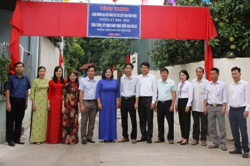 Tam Dương (Vĩnh Phúc): Gắn biển công trình chào mừng Đại hội Đảng bộ tỉnh lần thứ XVII